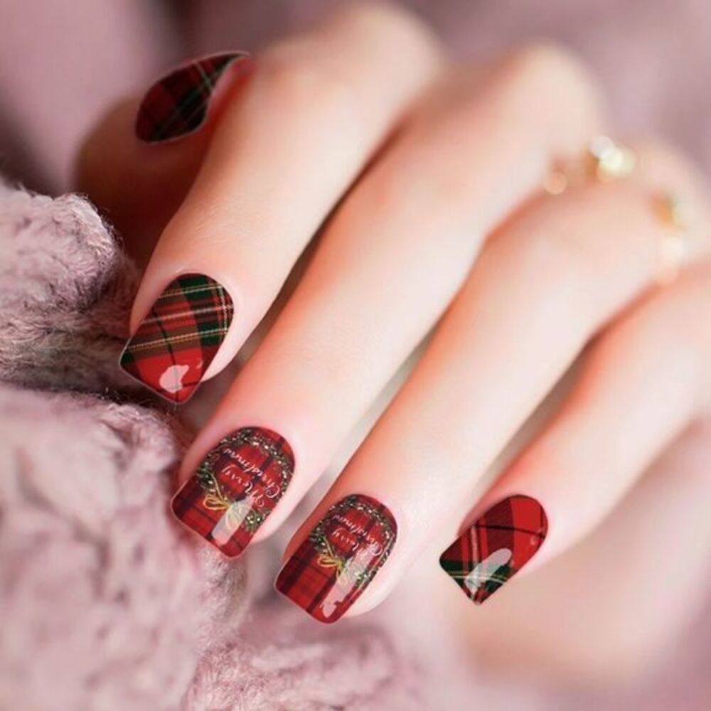 Colour Flash “Holiday Spirit” Holiday plaids, festive wreaths, lush red base